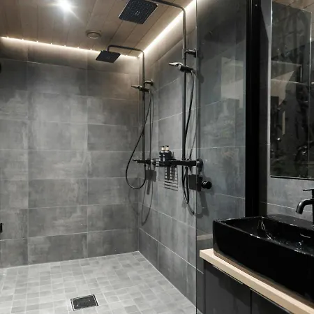 Spacious For 9 With Sauna 아파트